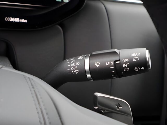 2025 Land Rover Range Rover Plug-In Hybrid SE Oshkosh WI