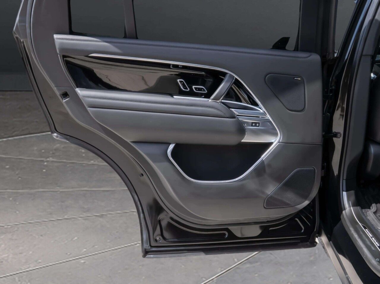 2025 Land Rover Range Rover SE - Long Wheelbase San Antonio TX