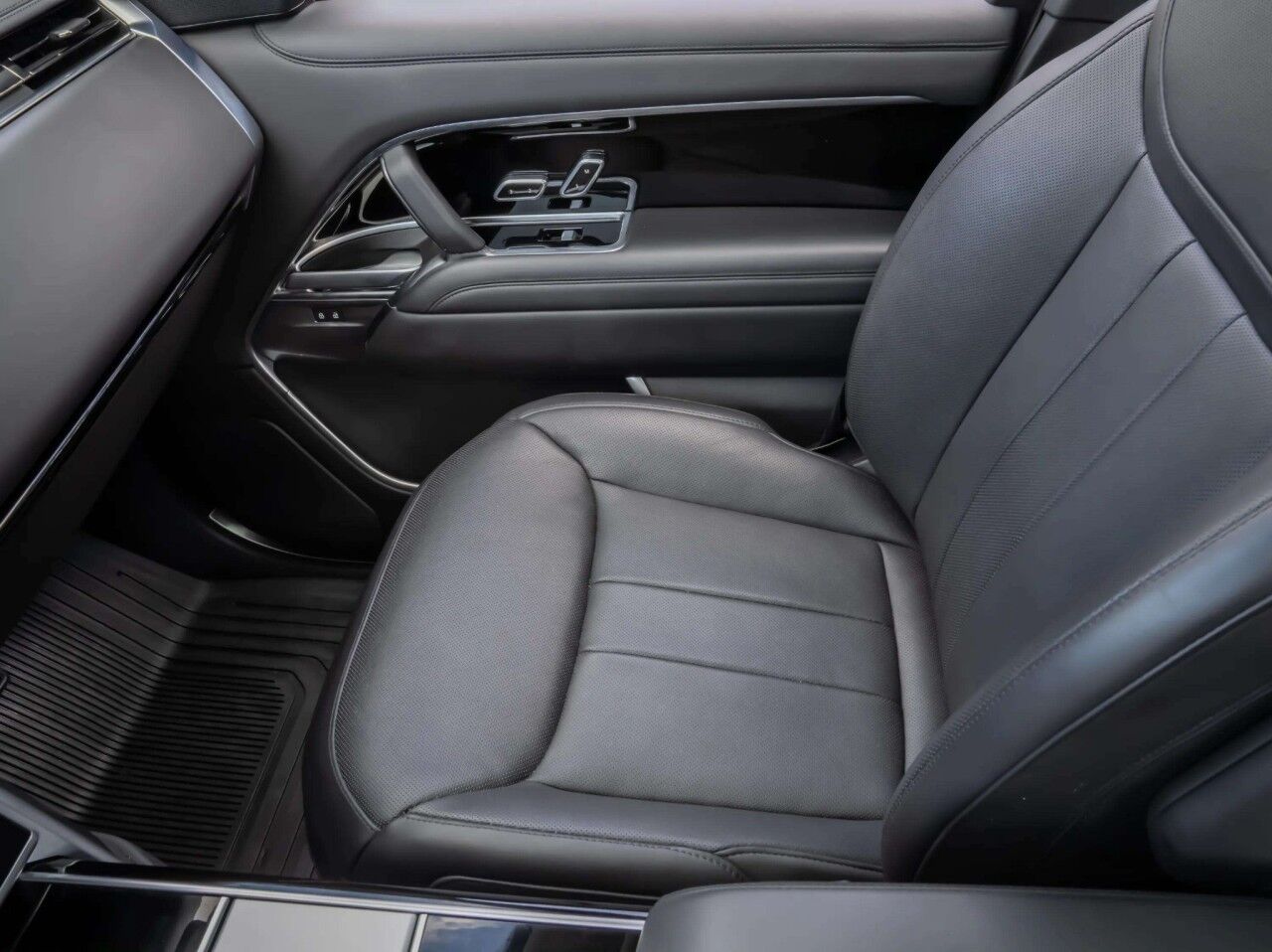 2025 Land Rover Range Rover SE - Long Wheelbase San Antonio TX