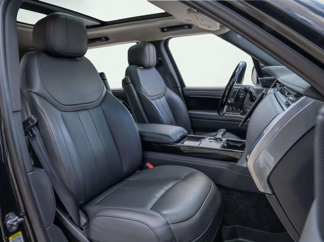 2025 Land Rover Range Rover SE - Long Wheelbase San Antonio TX