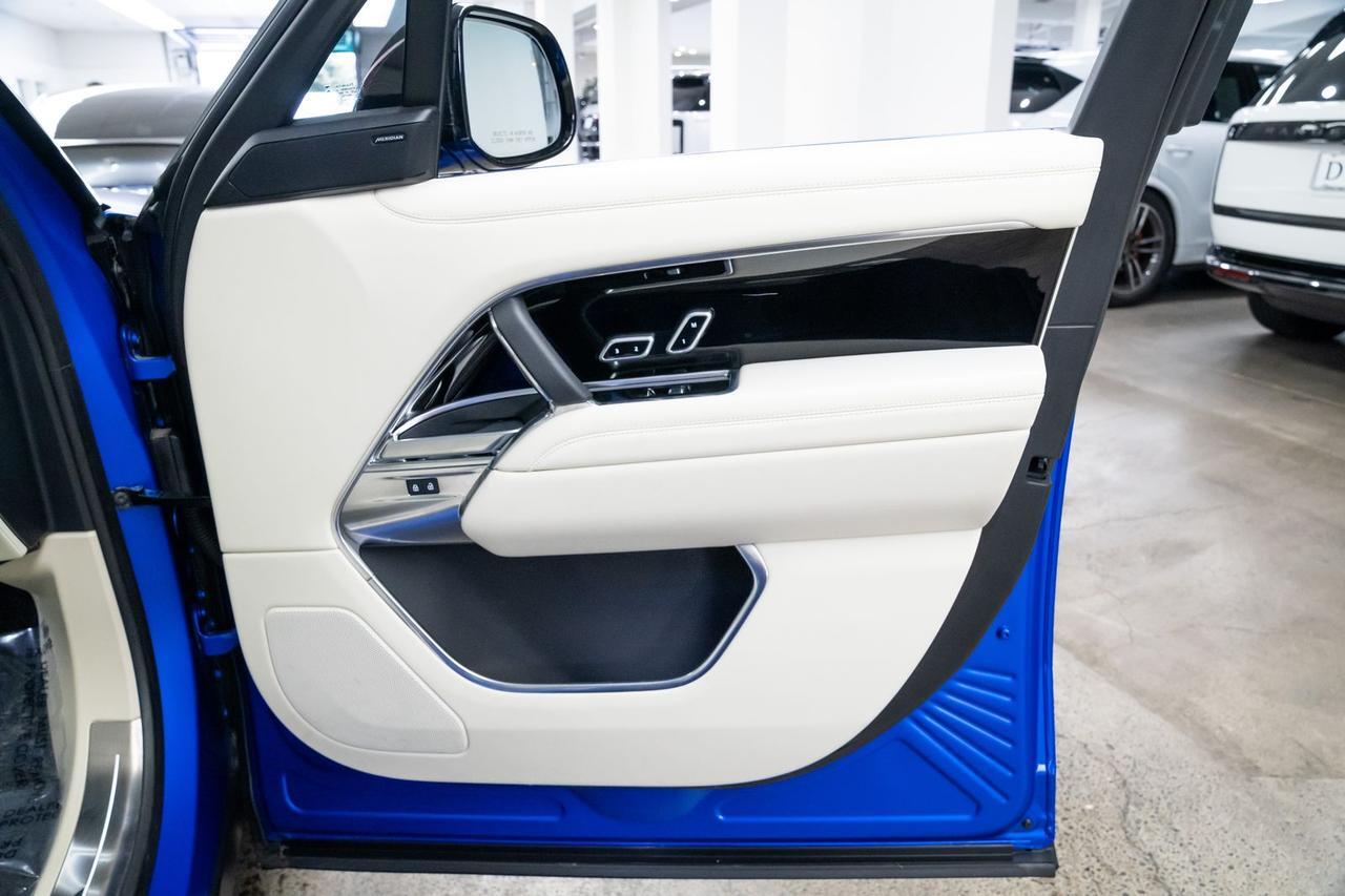 2025 Land Rover Range Rover SE 1 Owner Velocity Blue Metallic Portland OR