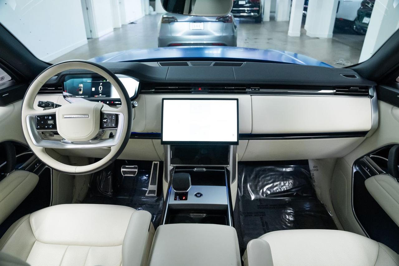2025 Land Rover Range Rover SE 1 Owner Velocity Blue Metallic Portland OR