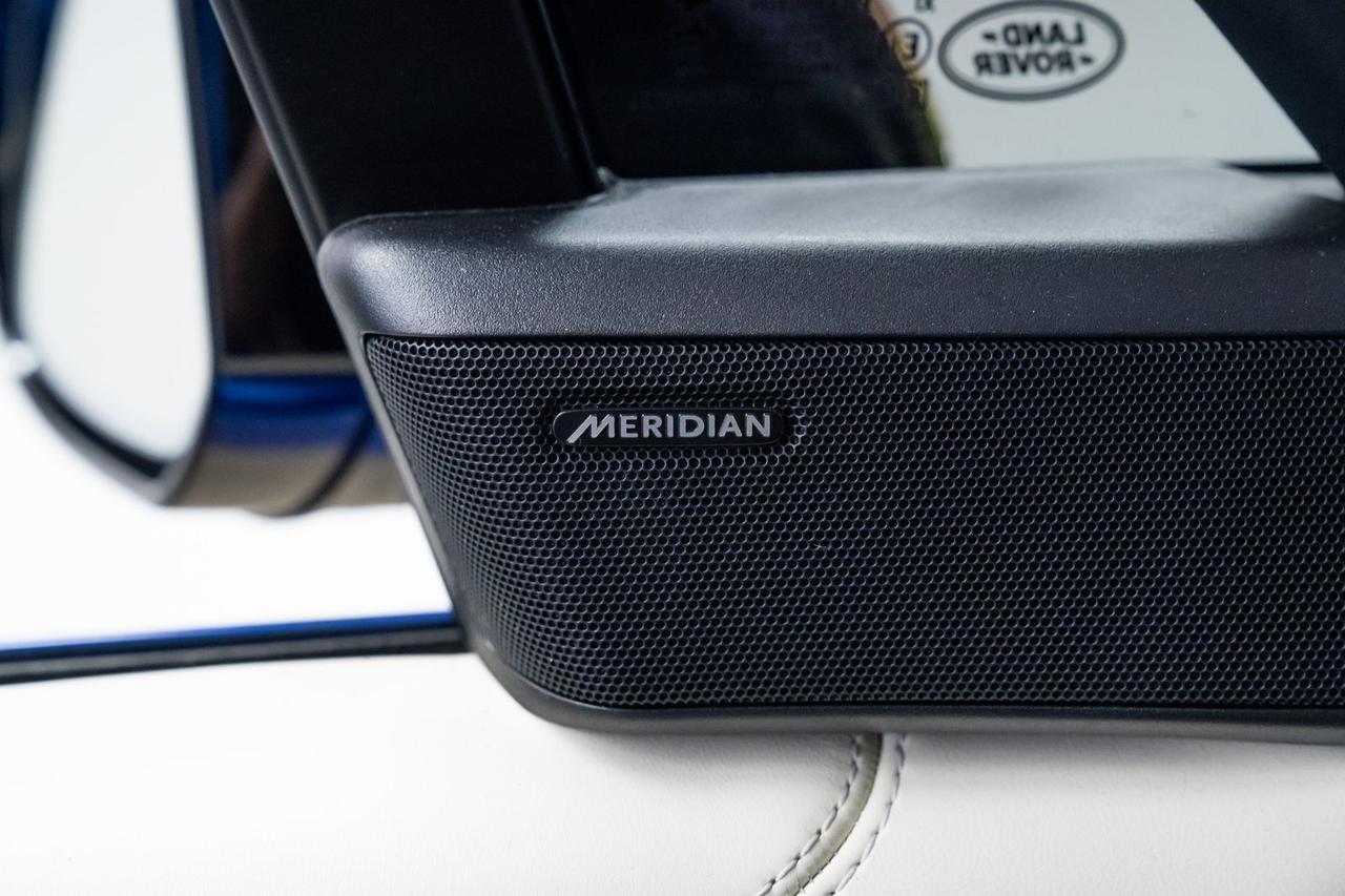 2025 Land Rover Range Rover SE 1 Owner Velocity Blue Metallic Portland OR