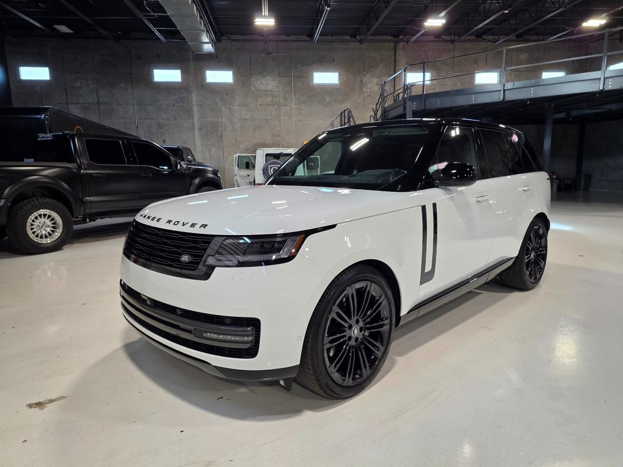 2025 Land Rover Range Rover SE $123k MSRP