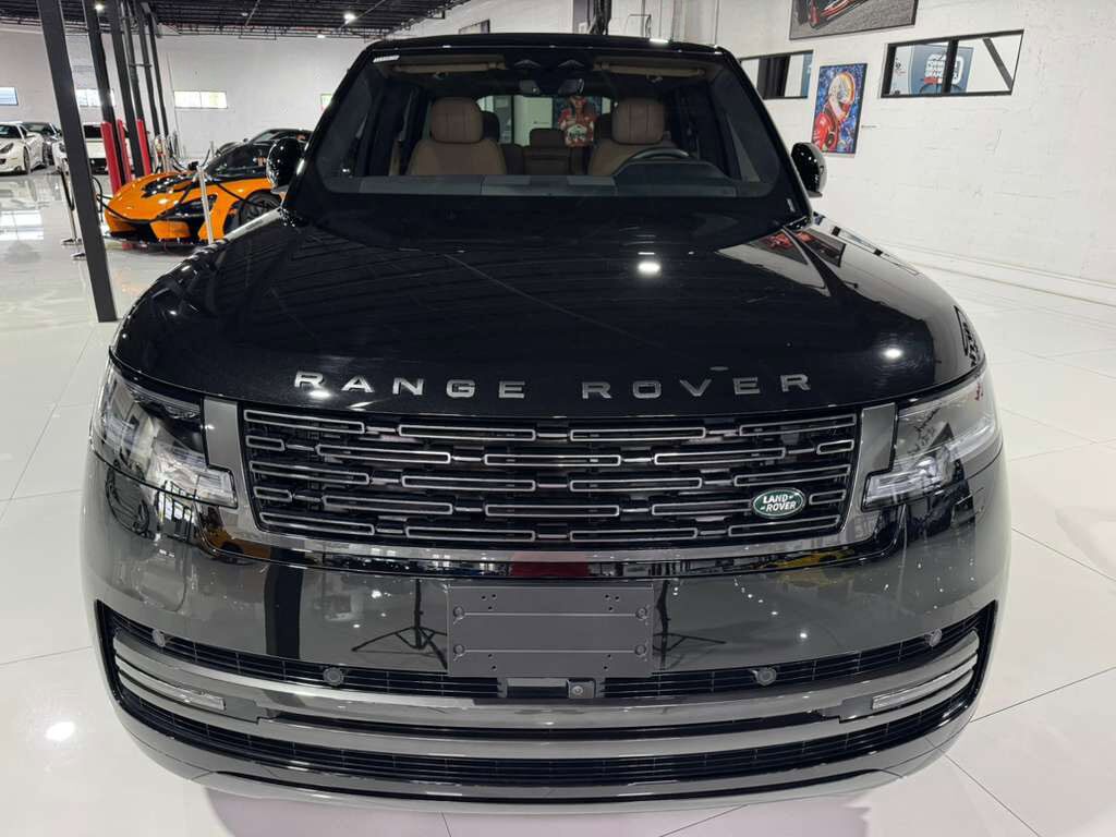 2025 Land Rover Range Rover SE