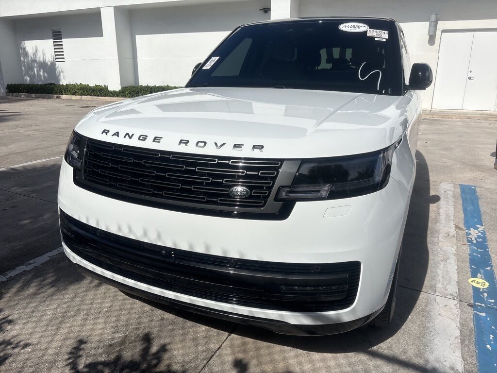 2025 Land Rover Range Rover SE