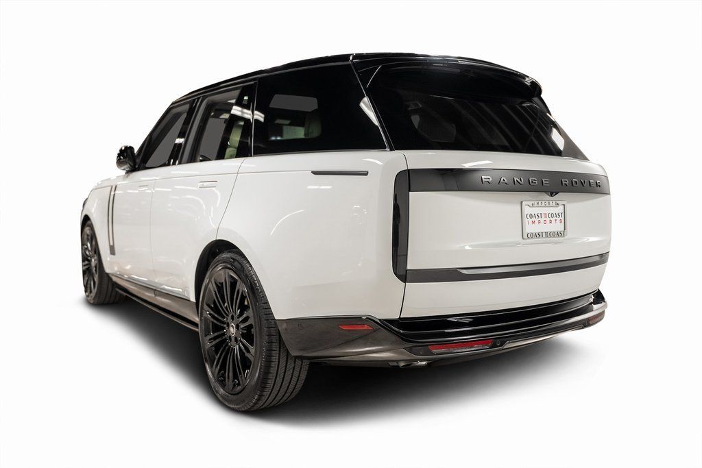 2025 Land Rover Range Rover SE