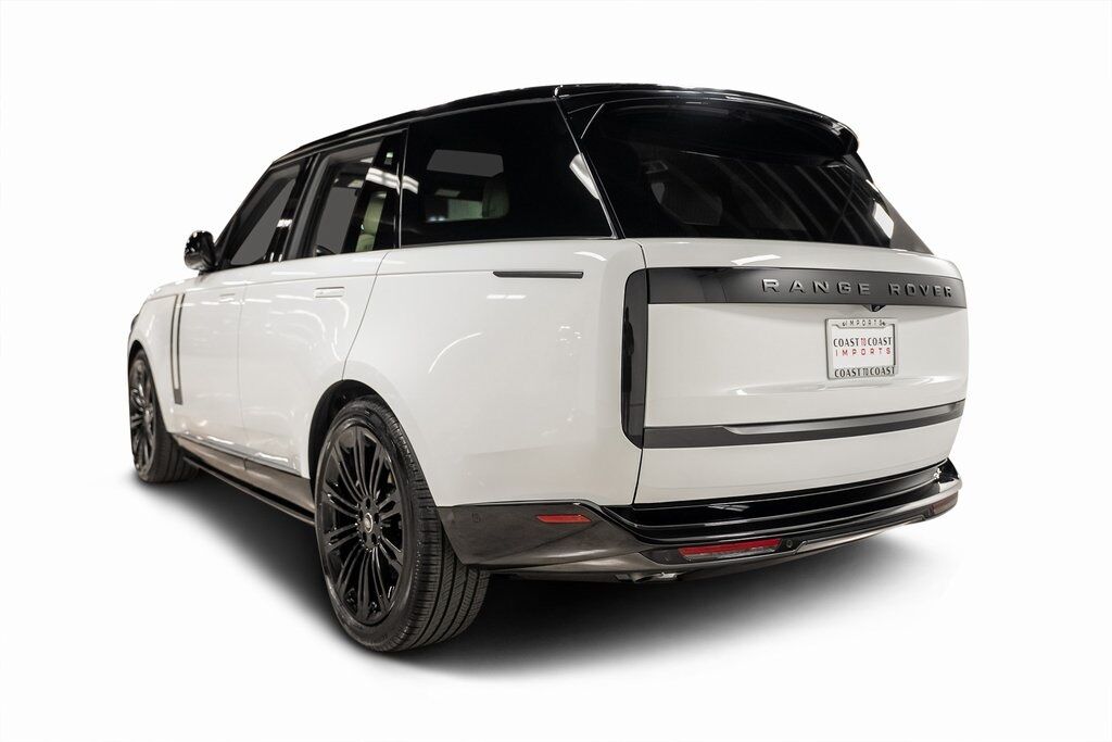 2025 Land Rover Range Rover SE