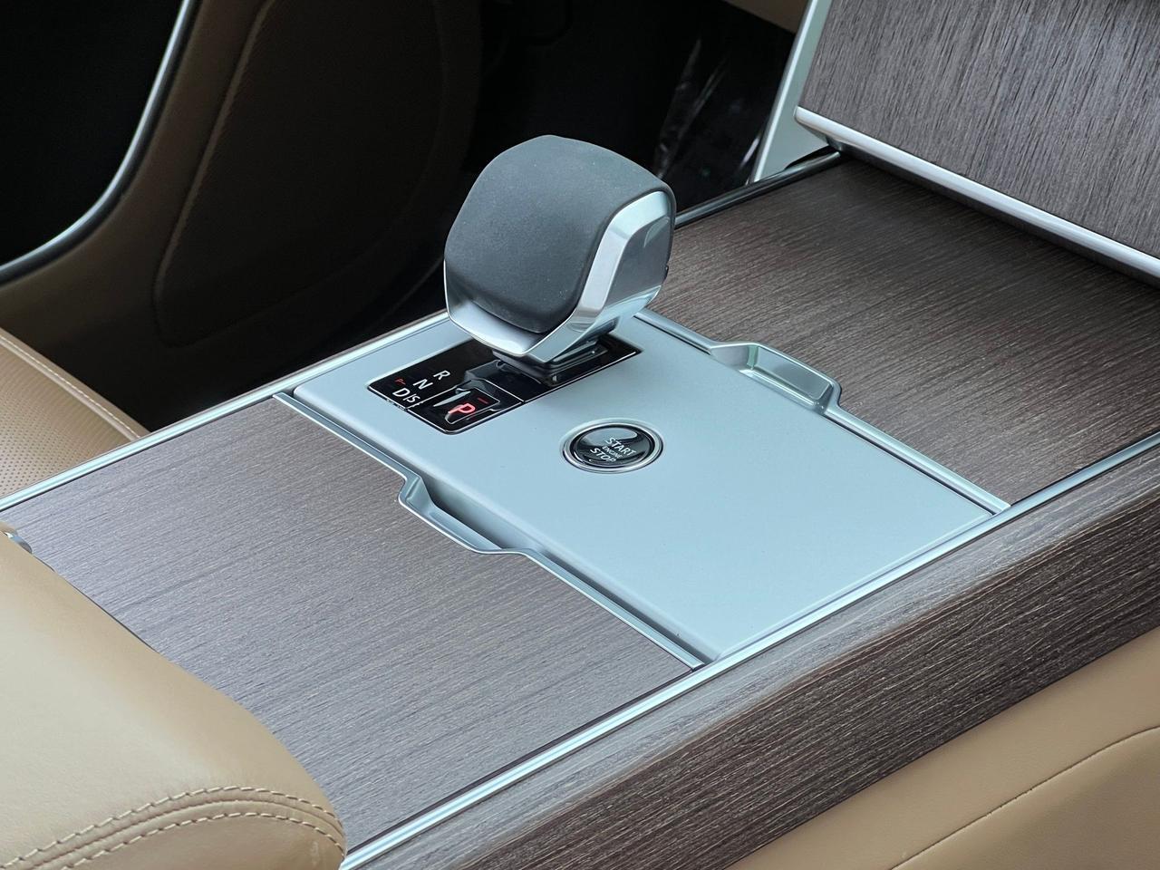 2025 Land Rover Range Rover SE LWB Indianapolis IN