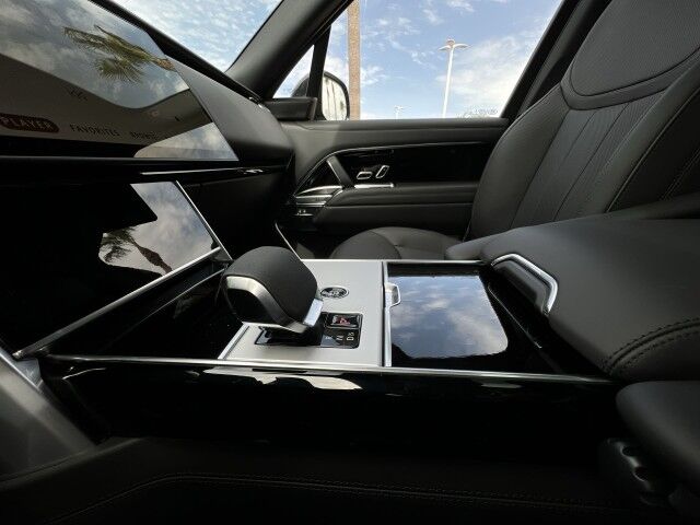 2025 Land Rover Range Rover SE LWB w/3rd Row San Juan TX