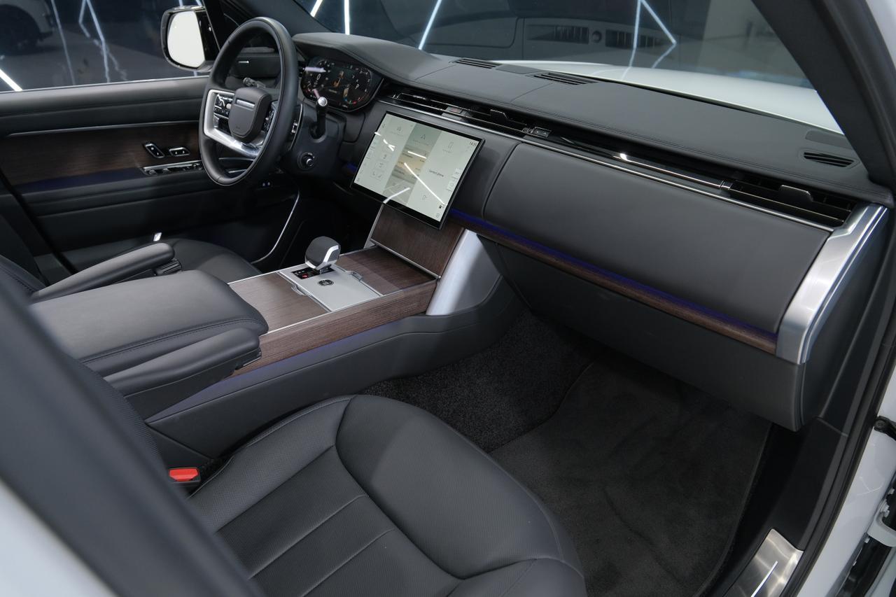 2025 Land Rover Range Rover SE Miami FL