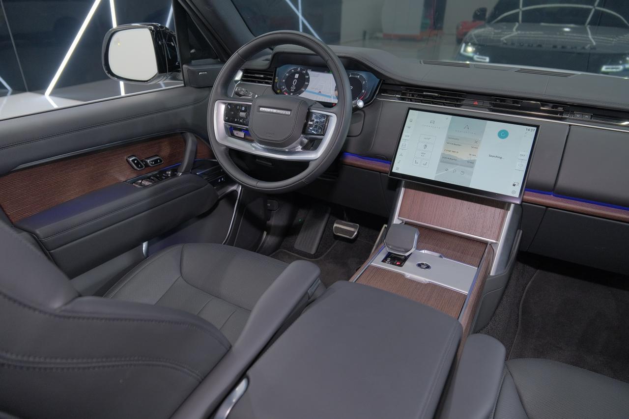 2025 Land Rover Range Rover SE Miami FL