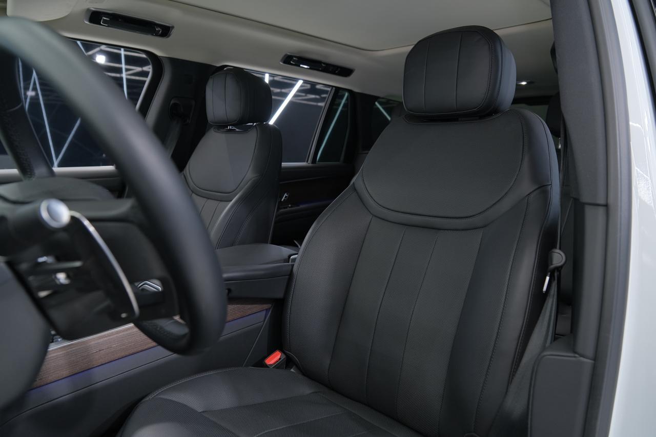 2025 Land Rover Range Rover SE Miami FL