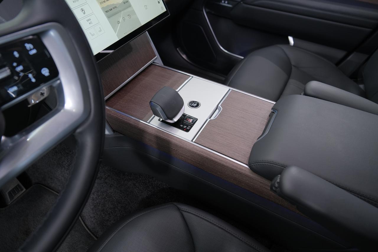 2025 Land Rover Range Rover SE Miami FL