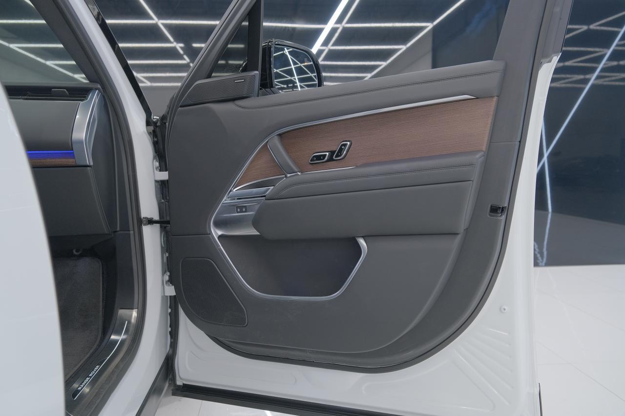 2025 Land Rover Range Rover SE Miami FL