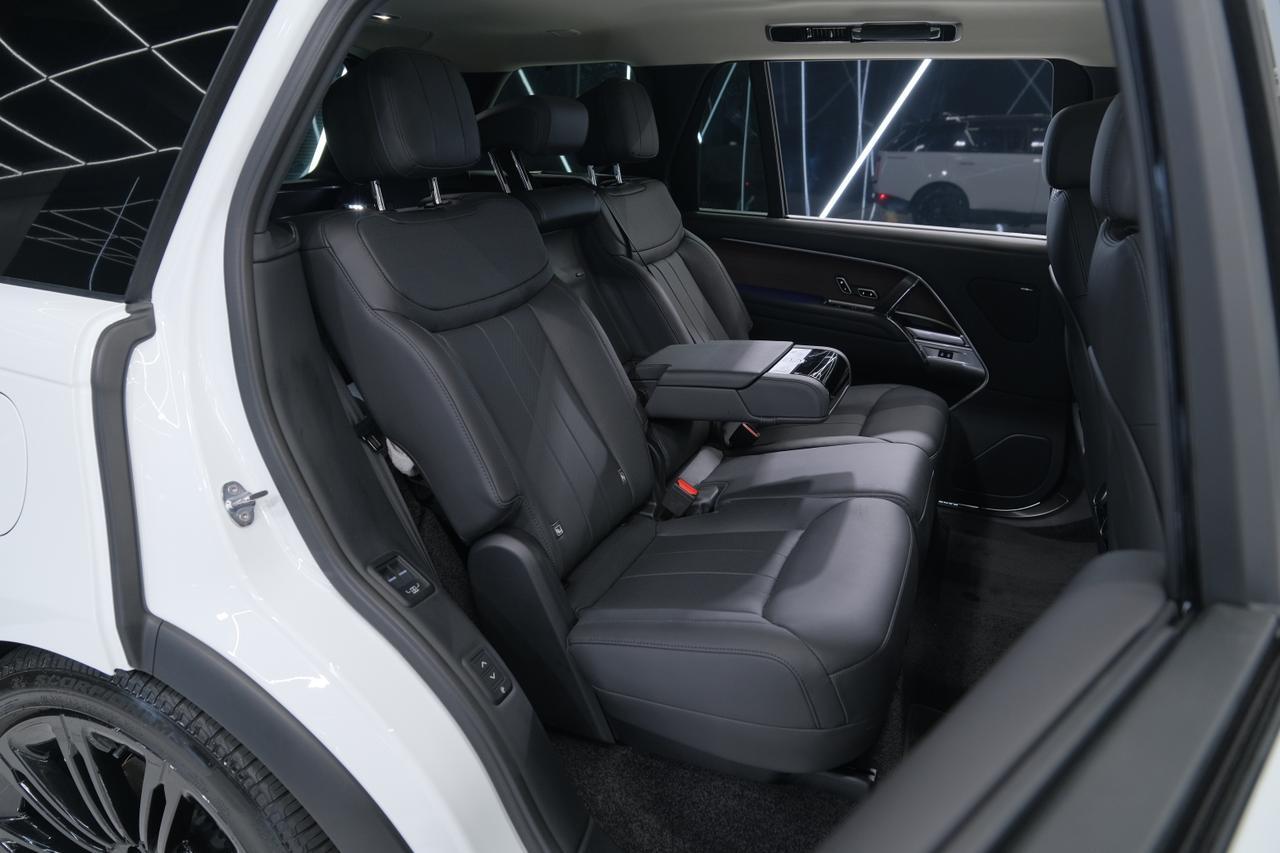 2025 Land Rover Range Rover SE Miami FL