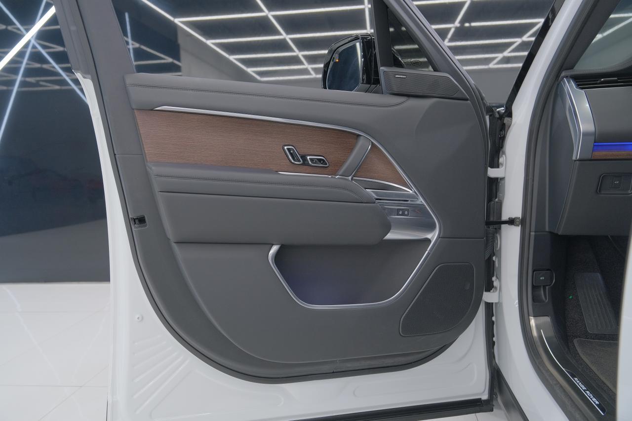 2025 Land Rover Range Rover SE Miami FL