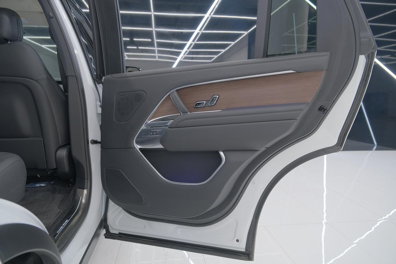 2025 Land Rover Range Rover SE Miami FL