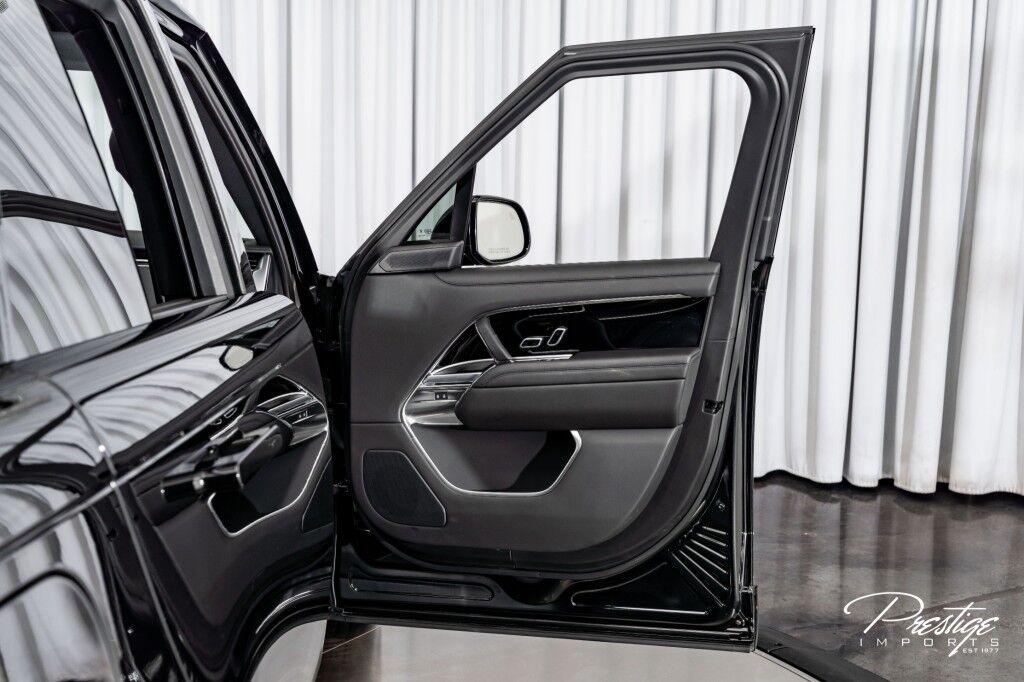 2025 Land Rover Range Rover SE North Miami Beach FL