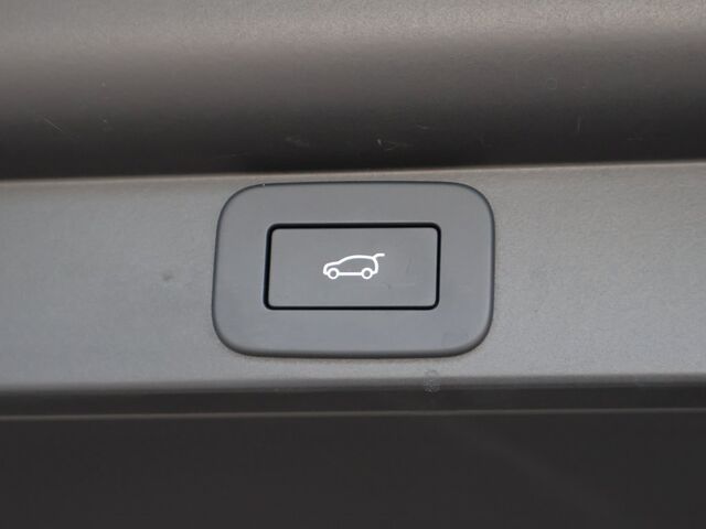 2025 Land Rover Range Rover SE Oshkosh WI