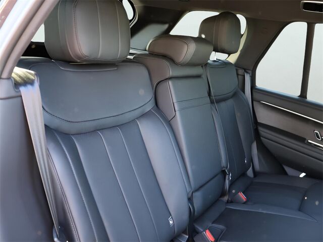 2025 Land Rover Range Rover SE Oshkosh WI