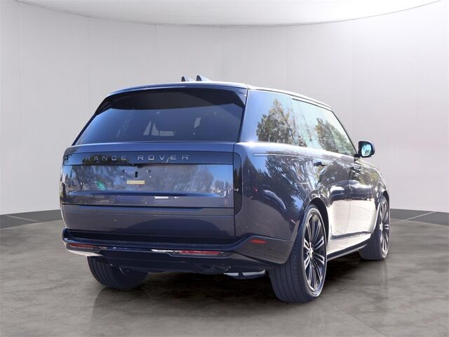 2025 Land Rover Range Rover SE Oshkosh WI