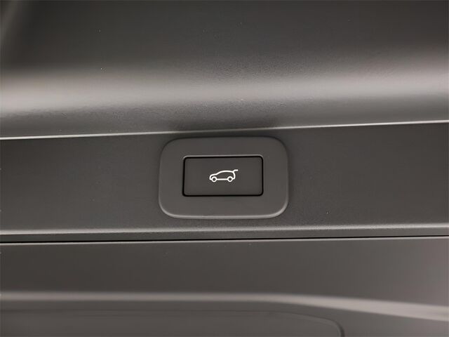 2025 Land Rover Range Rover SE Oshkosh WI