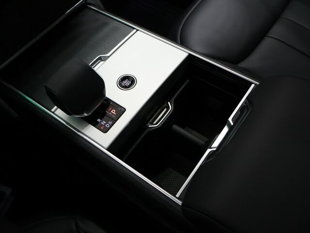 2025 Land Rover Range Rover SE Oshkosh WI