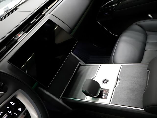 2025 Land Rover Range Rover SE Oshkosh WI