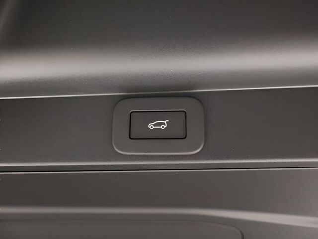 2025 Land Rover Range Rover SE Oshkosh WI