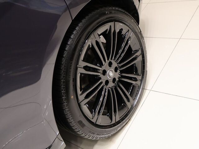 2025 Land Rover Range Rover SE Oshkosh WI