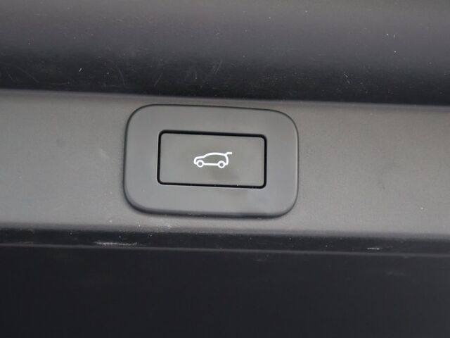 2025 Land Rover Range Rover SE Oshkosh WI