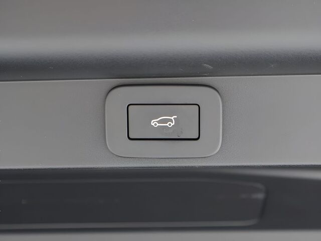 2025 Land Rover Range Rover SE Oshkosh WI