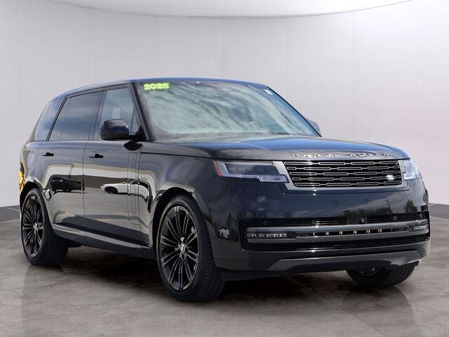2025 Land Rover Range Rover SE Oshkosh WI