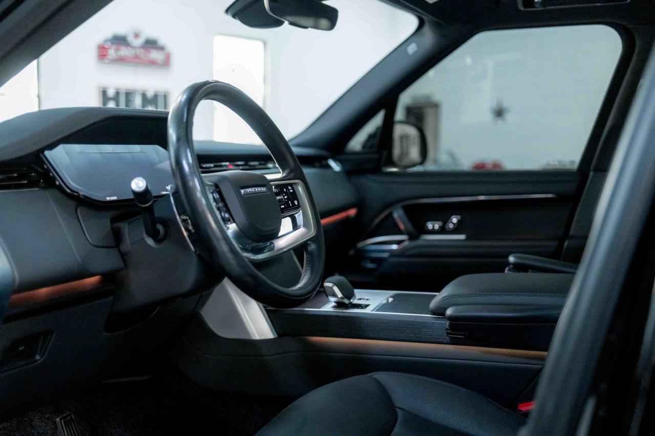 2025 Land Rover Range Rover SE SWB