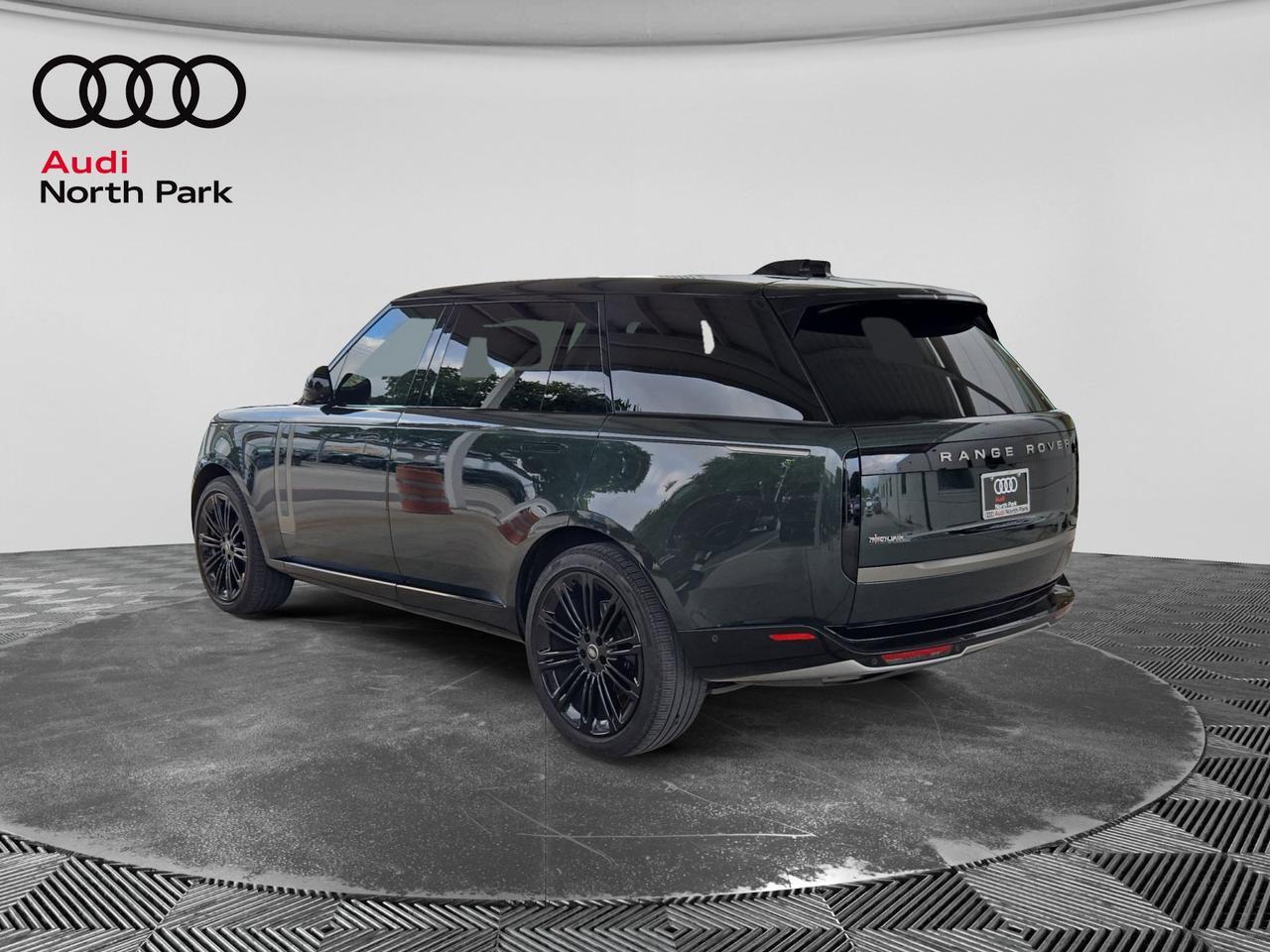 2025 Land Rover Range Rover SE