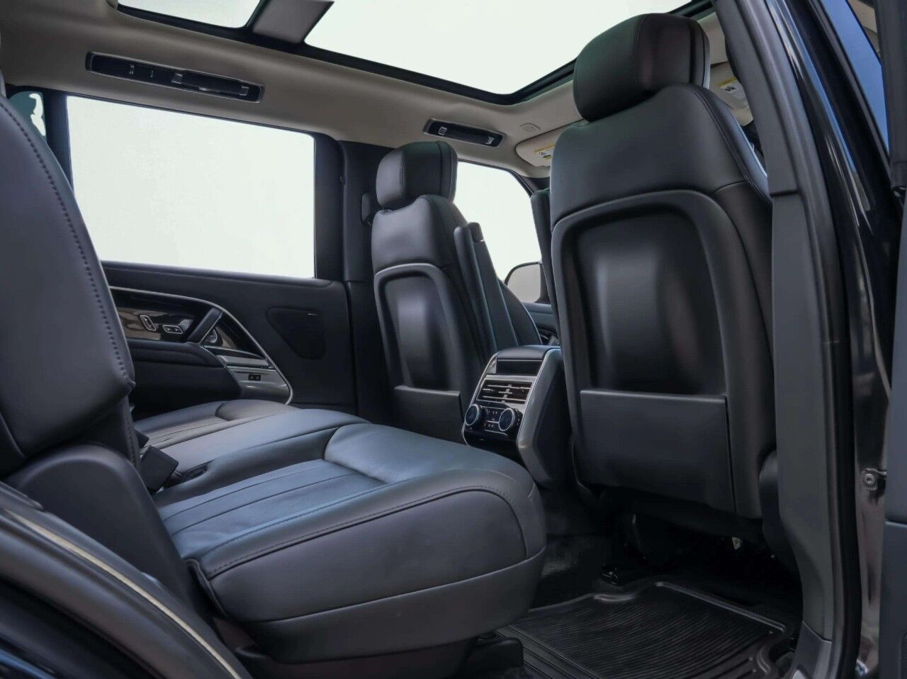 2025 Land Rover Range Rover SE San Antonio TX