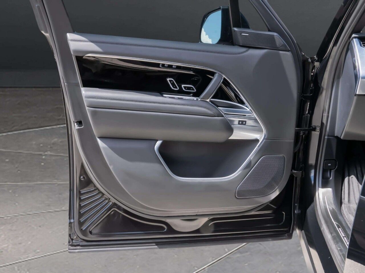 2025 Land Rover Range Rover SE San Antonio TX