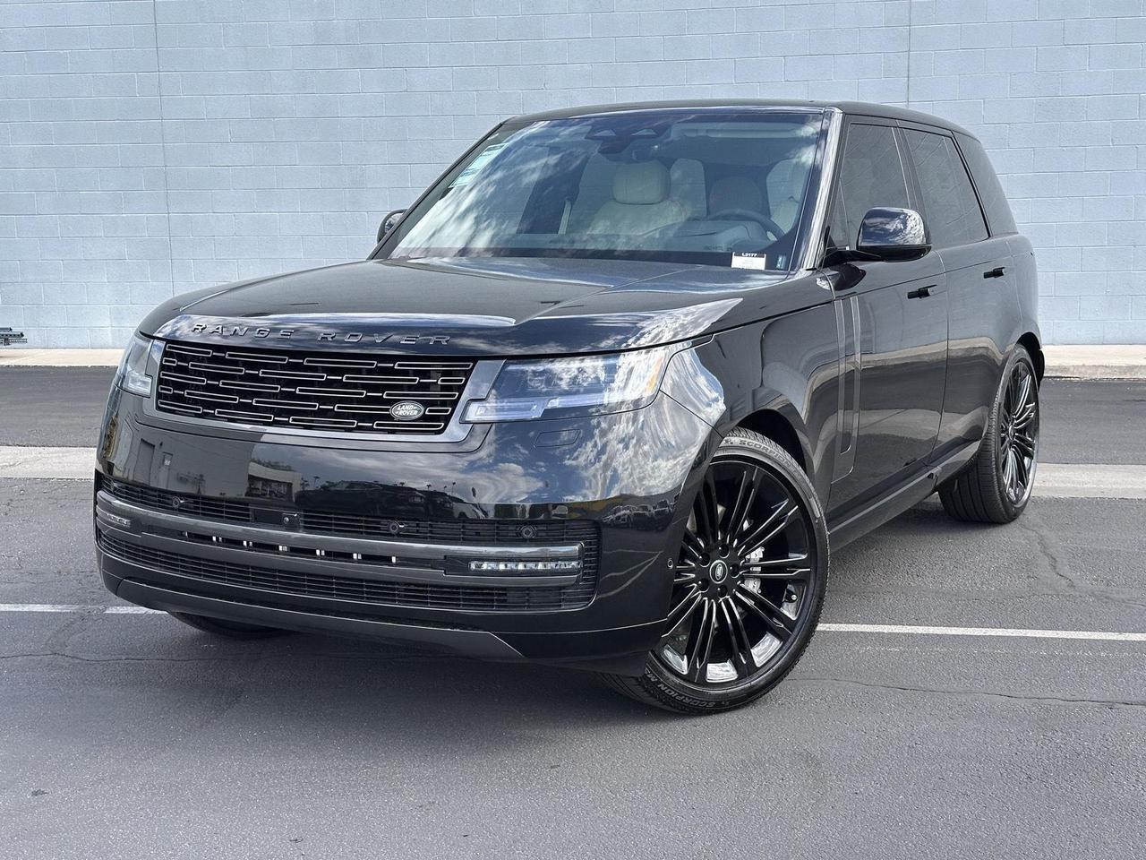 2025 Land Rover Range Rover SE