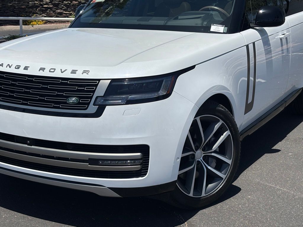 2025 Land Rover Range Rover SE