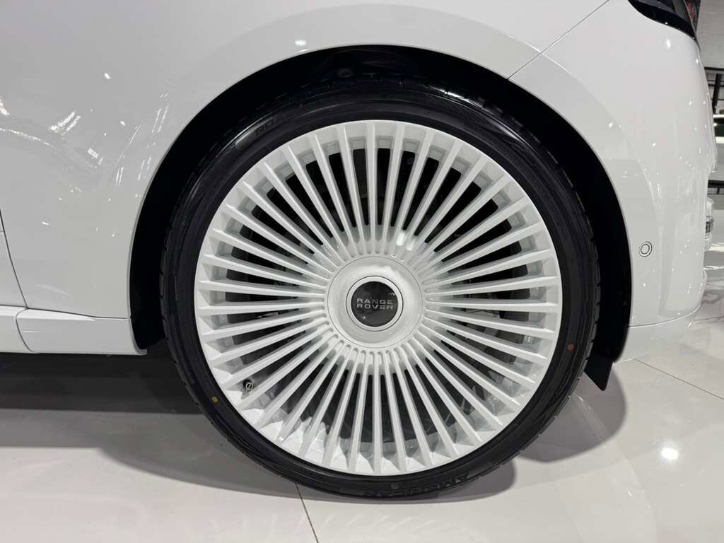 2025 Land Rover Range Rover SE custom interior, Meridian audio system, 360 degree camera system AND MUCH MORE!! Fort Lauderdale FL