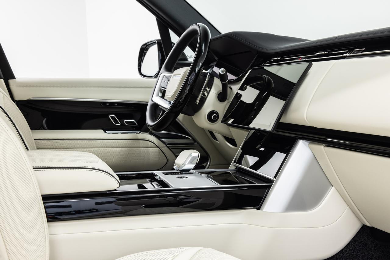 2025 Land Rover Range Rover SE Danville VA