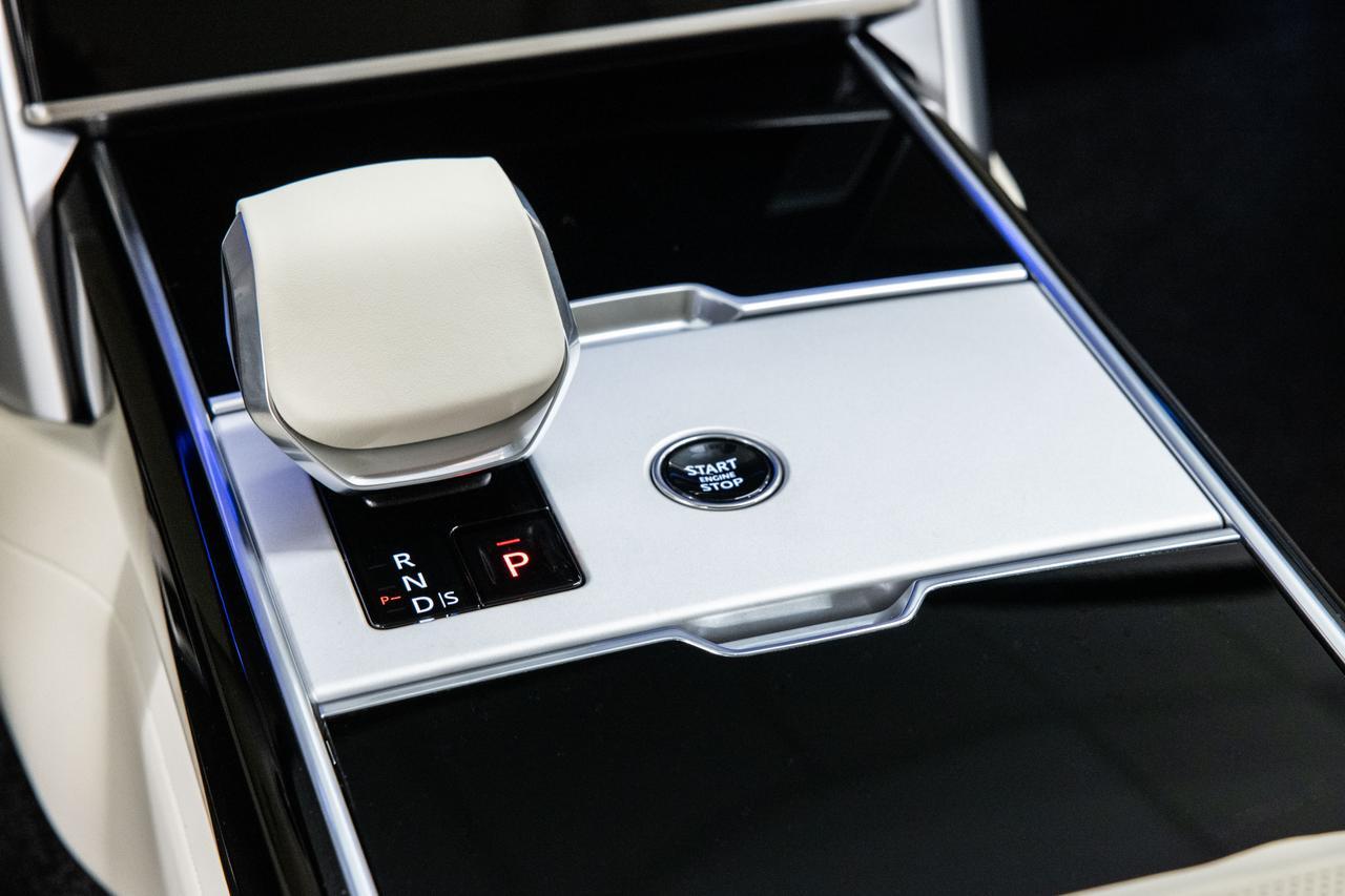 2025 Land Rover Range Rover SE Danville VA