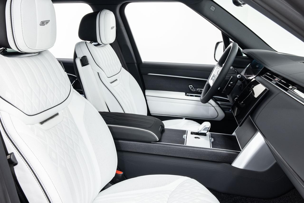 2025 Land Rover Range Rover SE