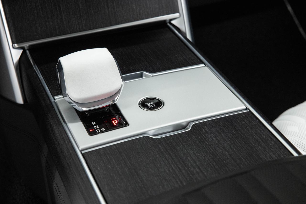 2025 Land Rover Range Rover SE Danville VA