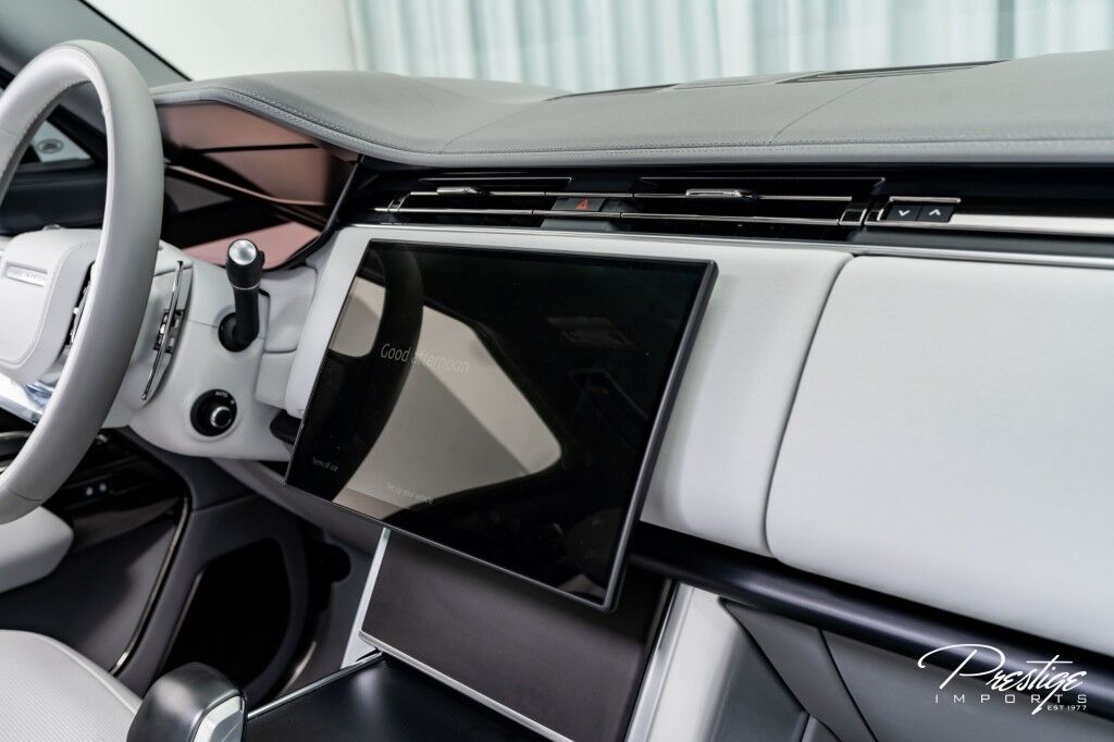 2025 Land Rover Range Rover SV North Miami Beach FL