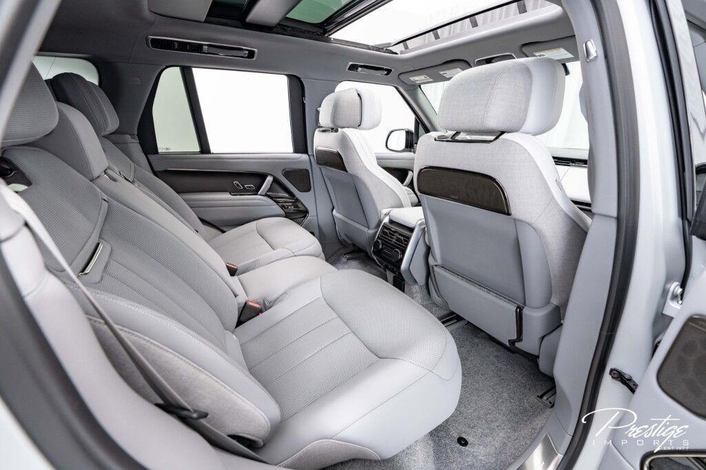 2025 Land Rover Range Rover SV North Miami Beach FL