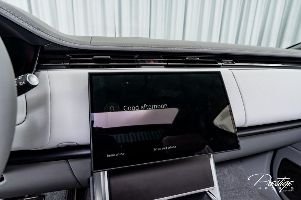 2025 Land Rover Range Rover SV North Miami Beach FL