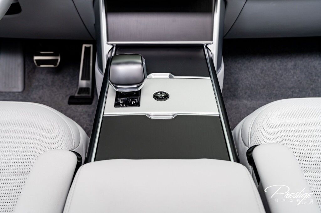 2025 Land Rover Range Rover SV North Miami Beach FL