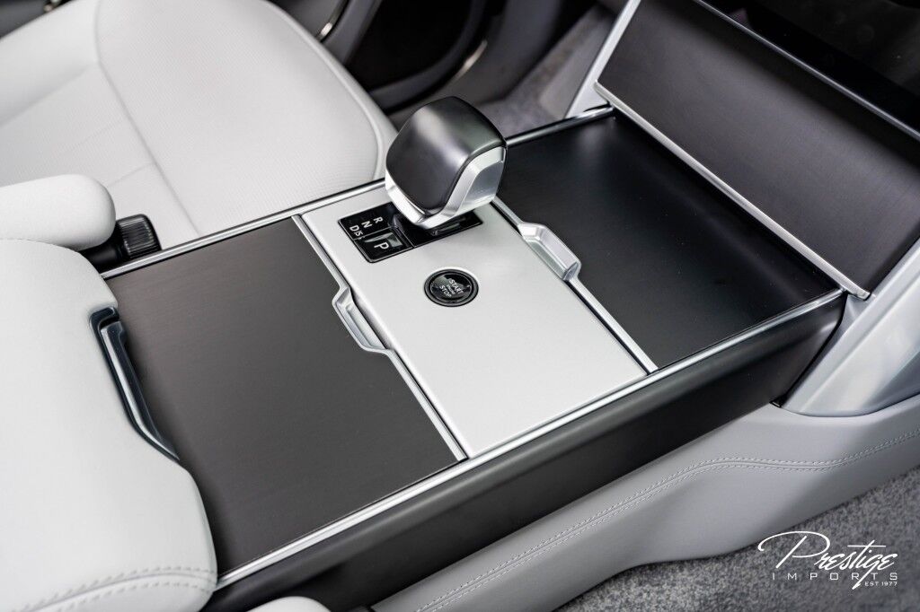 2025 Land Rover Range Rover SV North Miami Beach FL